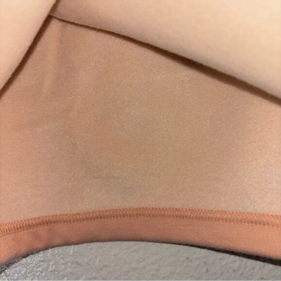 NWT Fabletics Go-To High-Waisted Slim Sweatshort Woman's Size XL -Oak - Picture 15 of 16